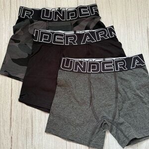 New Boy's UNDER ARMOUR Set Of 3 Polyester Blend  Boxer Brief size S